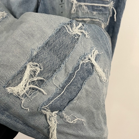 American Eagle Mom Straight Distressed Jeans 16 - Picture 4 of 10